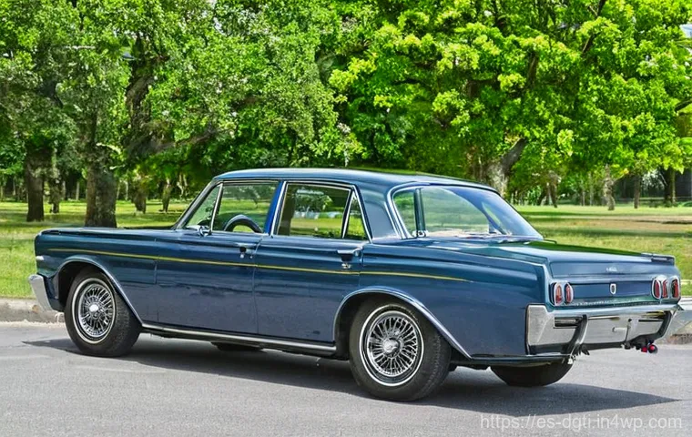 미니멀리즘과 기술의 미래 전망 - Here are three detailed image generation prompts in English, keeping all your essential guidelines i...